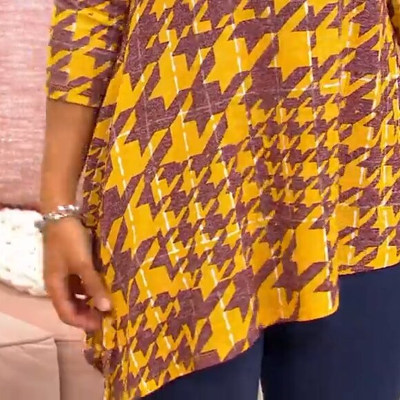 Attitudes by Renee Petite Casknit Houndstooth Asymmetric Top Mustard - Picture 5 of 11